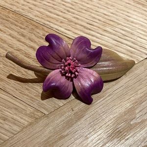 Vintage floral leather brooch